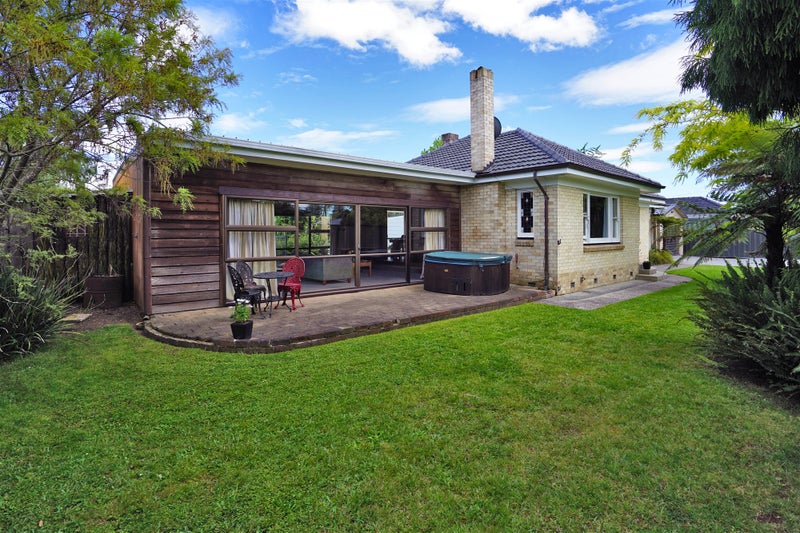 65 Galloway Street, Hamilton East, Hamilton - Carousel 24