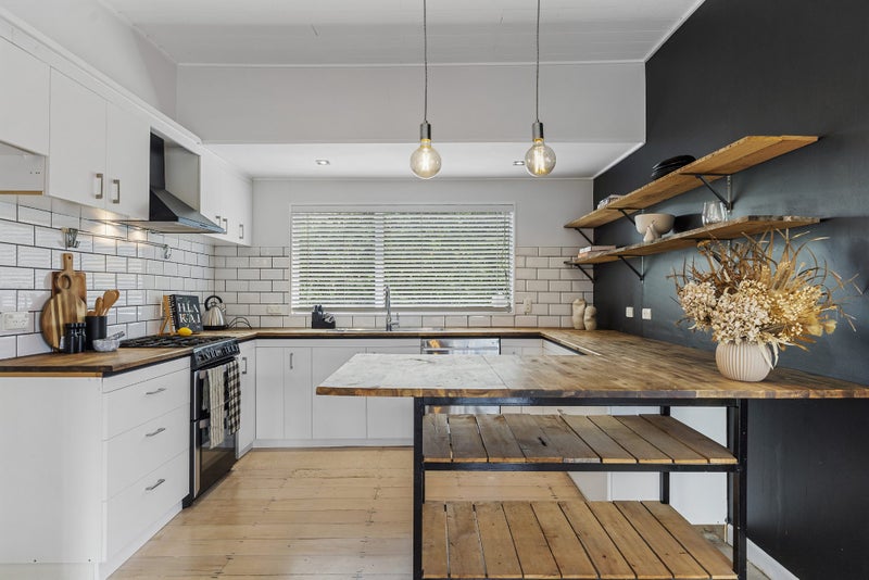 15 Eskdale Road, Birkdale, Auckland - Carousel 2