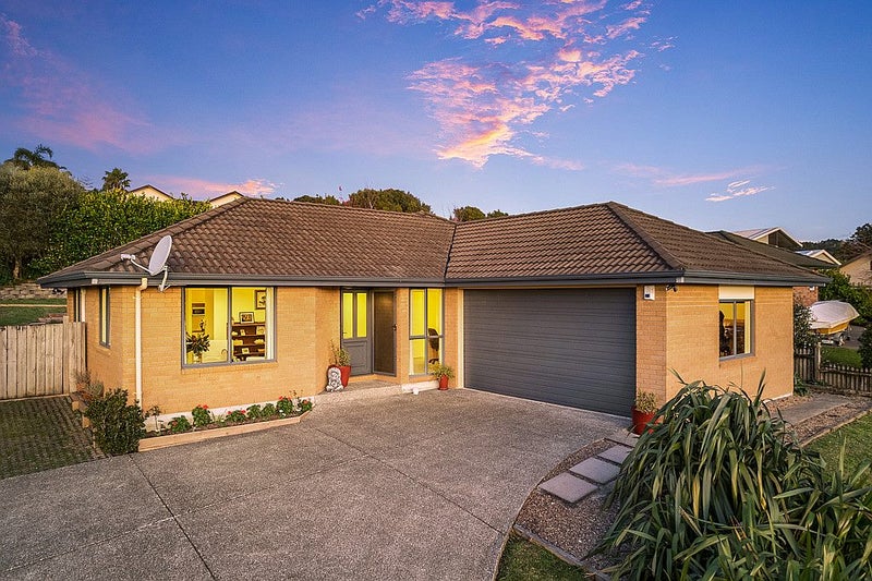 14 Oratia Drive, Glen Eden, Auckland - Carousel 2