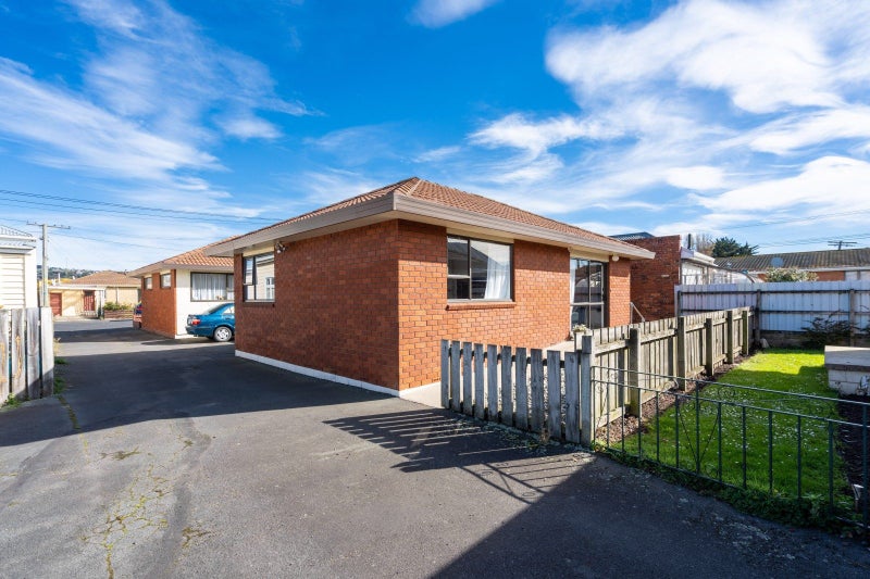 2/5 Eskvale Street, Saint Kilda, Dunedin - Carousel 1