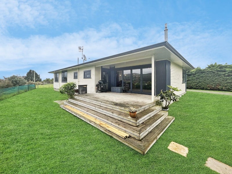46 Davis Road, Ashhurst, Palmerston North - Carousel 1