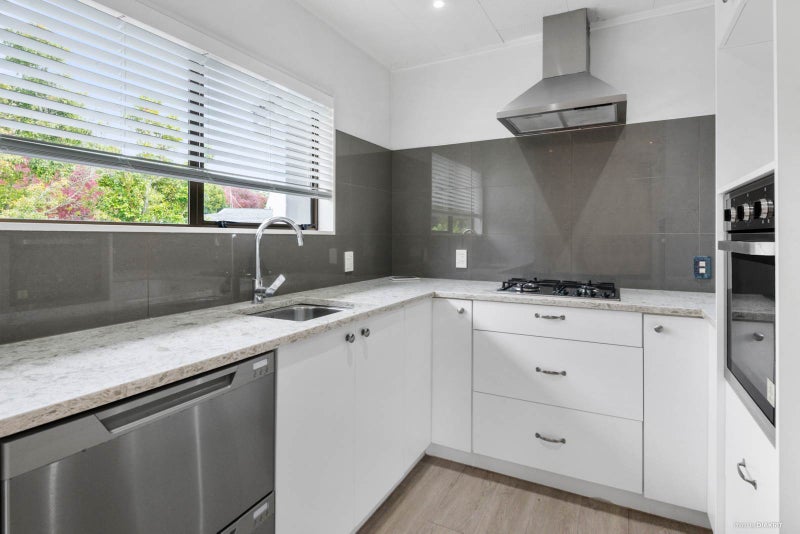 5 Sun Valley, Hatfields Beach, Orewa - Carousel 2