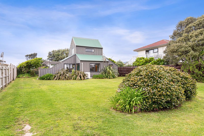 9 Eruini Street, Waikanae Beach, Waikanae - Carousel 1
