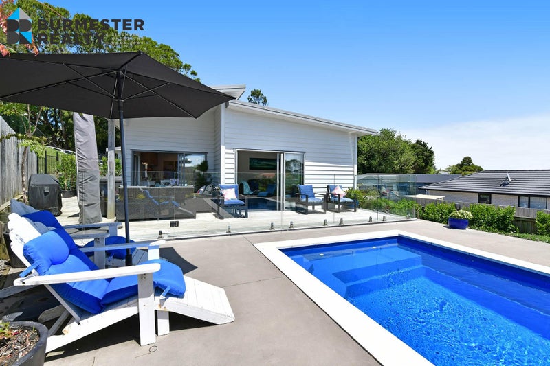 10 St Julia court, Helensville, Auckland - Carousel 1