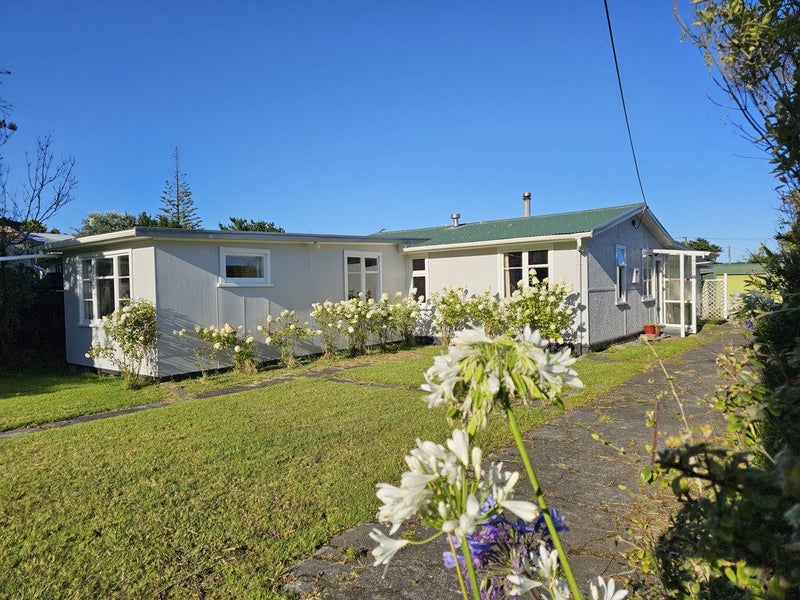 169 Kahukura Avenue, Waitarere Beach, Levin - Carousel 1