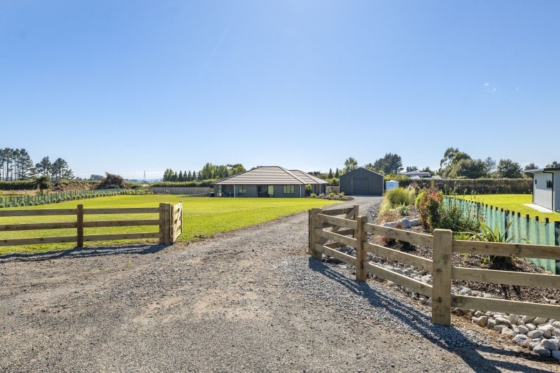 66E Flint Road West, Stratford - Carousel 1