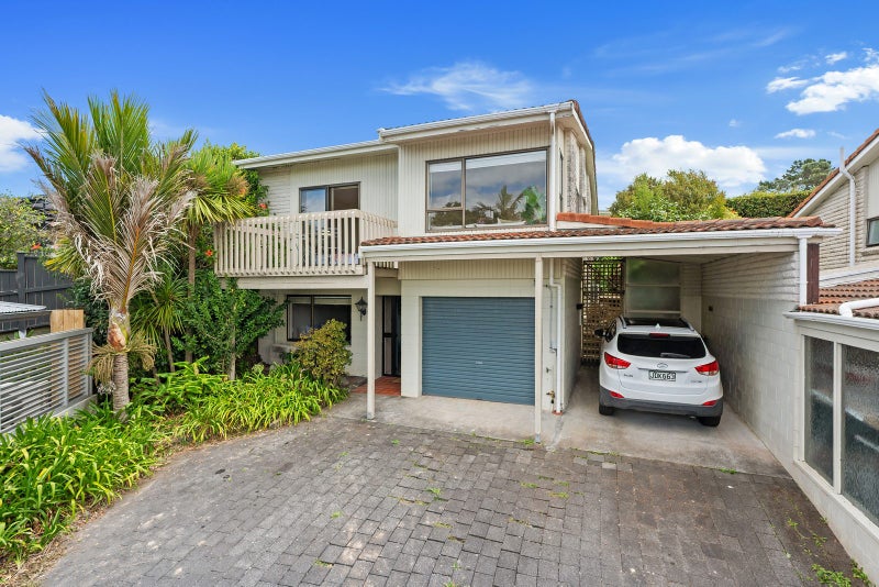 3/3 Peter Terrace, Castor Bay, Auckland - Carousel 1
