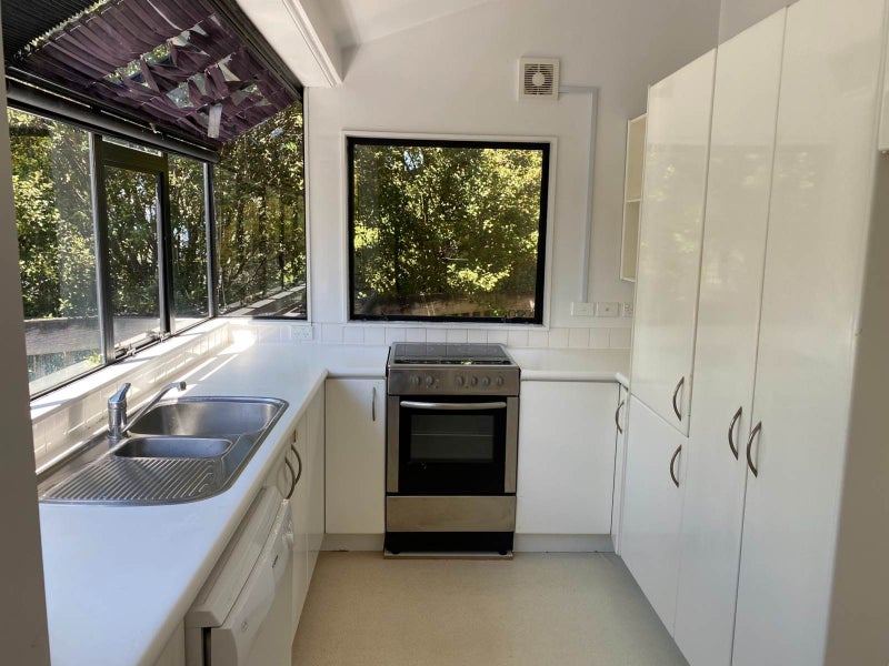 2/39 Penzance Road, Mairangi Bay, Auckland - Carousel 2