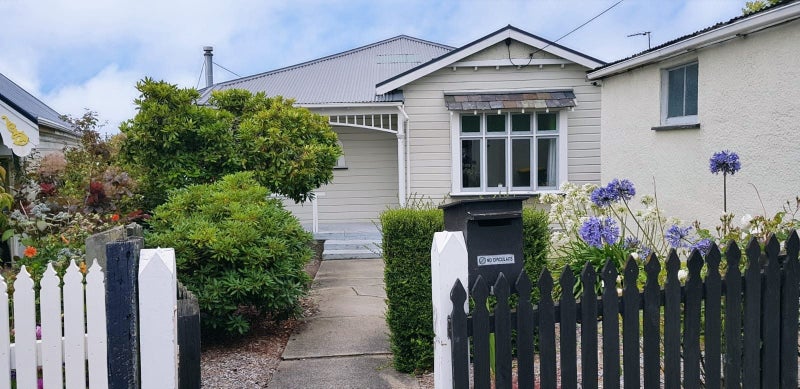 32 Hazel Avenue, Caversham, Dunedin - Carousel 1