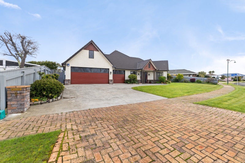 9 Clearview Drive, Milson, Palmerston North - Carousel 1