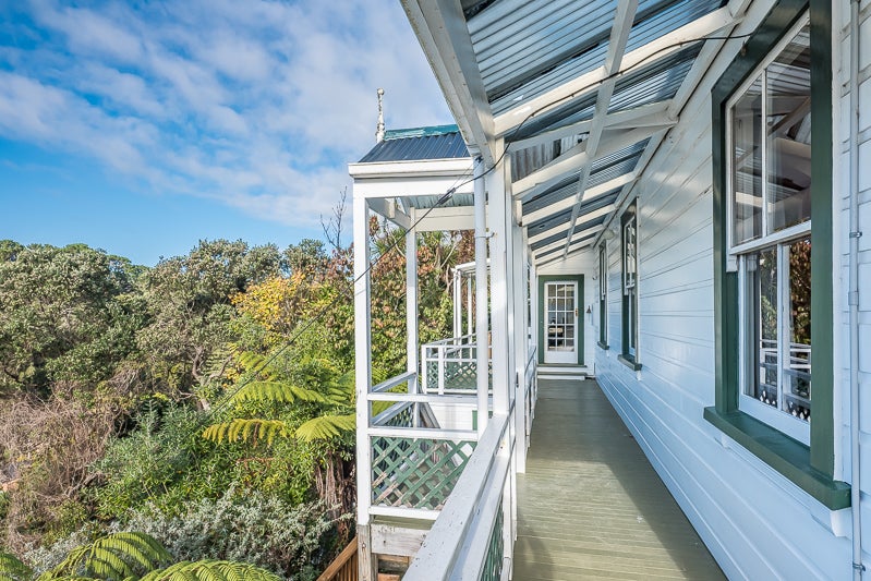 41 Patanga Crescent, Thorndon, Wellington - Carousel 1