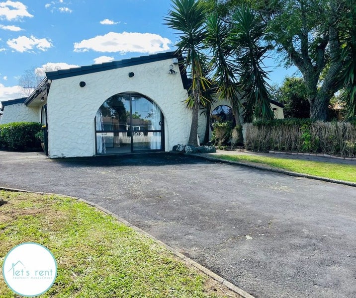 11 Walter Strevens Drive, Conifer Grove, Takanini - Carousel 2