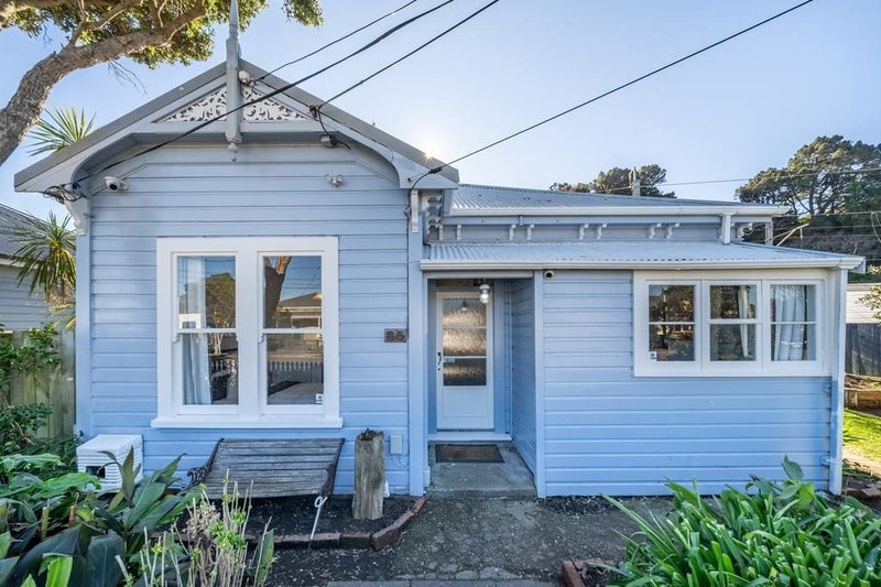 35 Riddlers Crescent, Petone, Lower Hutt - Carousel 25