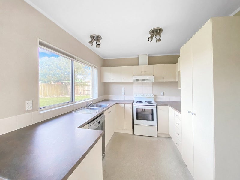 184 Burswood Drive, Burswood, Auckland - Carousel 2
