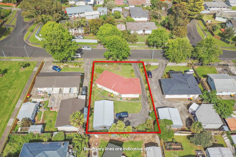 51 Sikkim Crescent, Clover Park, Auckland - Carousel 1