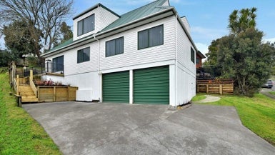 30 Tom Muir Drive, Gate Pa, Tauranga - Carousel 1