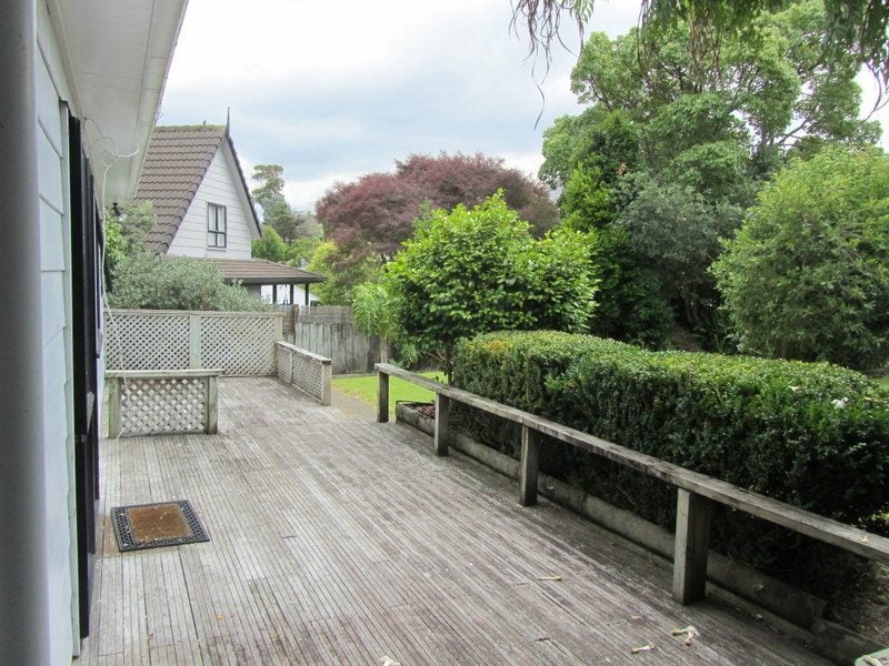 23 Leiden Place, Totara Vale, Auckland - Carousel 2