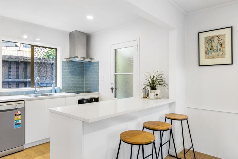 2/38 Waiau Street, Torbay, Auckland - Carousel 2