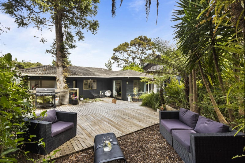 23 Pluto Place, Beach Haven, Auckland - Carousel 1