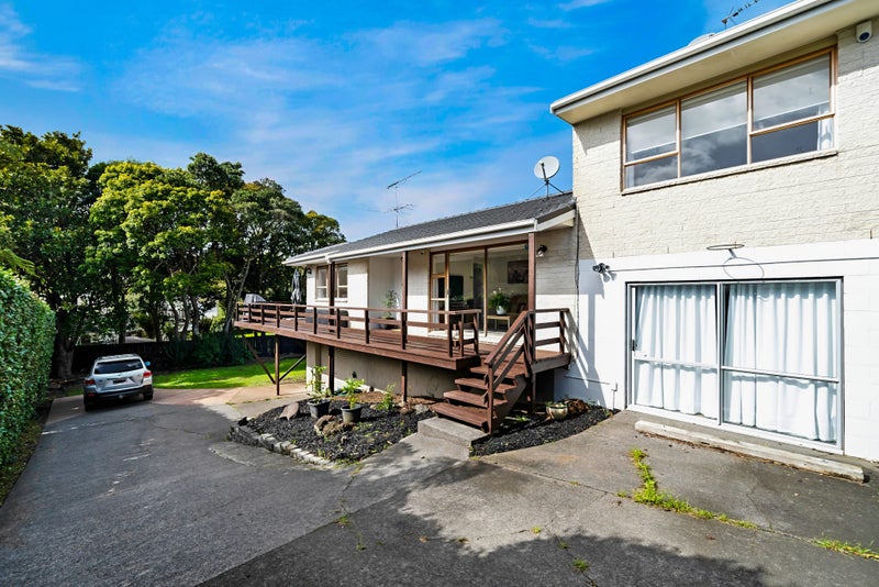 3/15 Locke Avenue, Hillsborough, Auckland - Carousel 1
