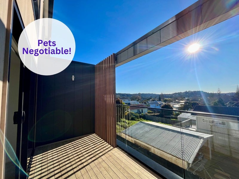 5/10 Fairclough Road, Beach Haven, Auckland - Carousel 1