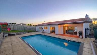 120 Prince Regent Drive, Half Moon Bay, Auckland - Carousel 1