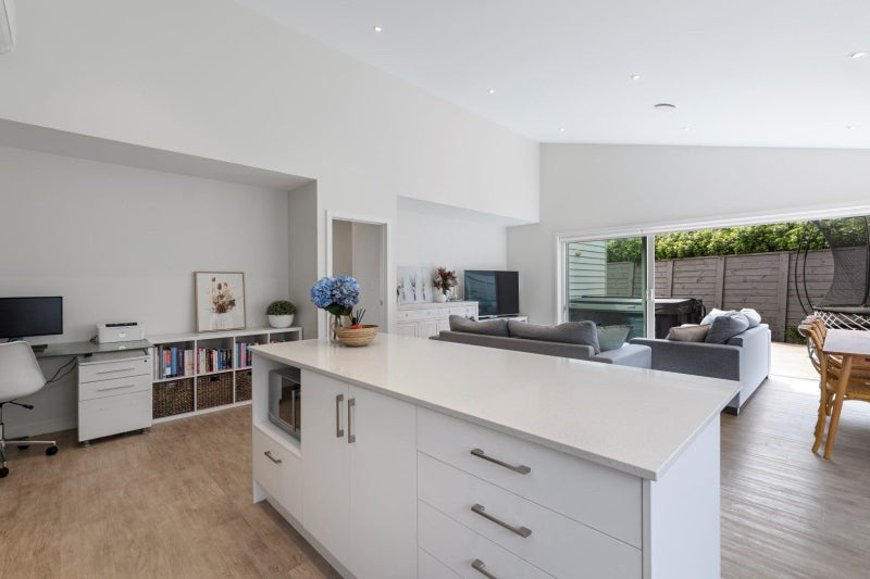 6 Wescott Place, Bethlehem, Tauranga - Carousel 1