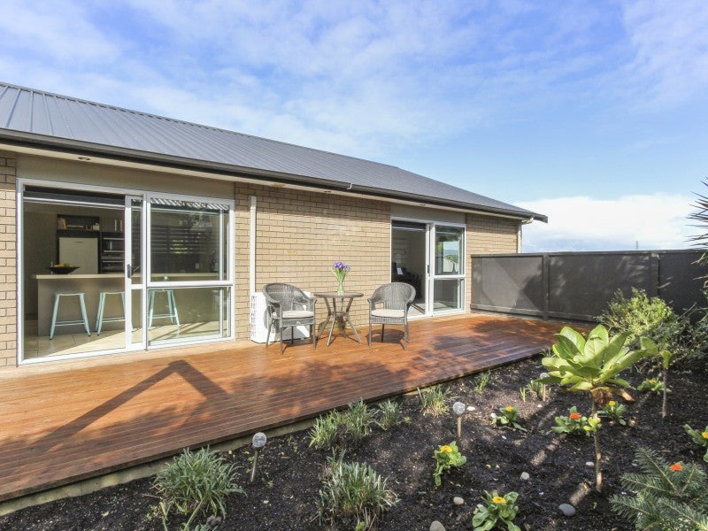 37B Hobart Drive, Spotswood, New Plymouth - Carousel 1