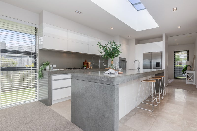 123 Woodridge Drive, Woodridge, Wellington - Carousel 2