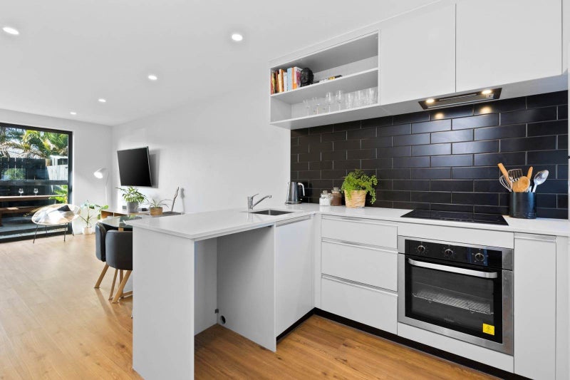 37 Ivy Nola Way, Henderson, Auckland - Carousel 1