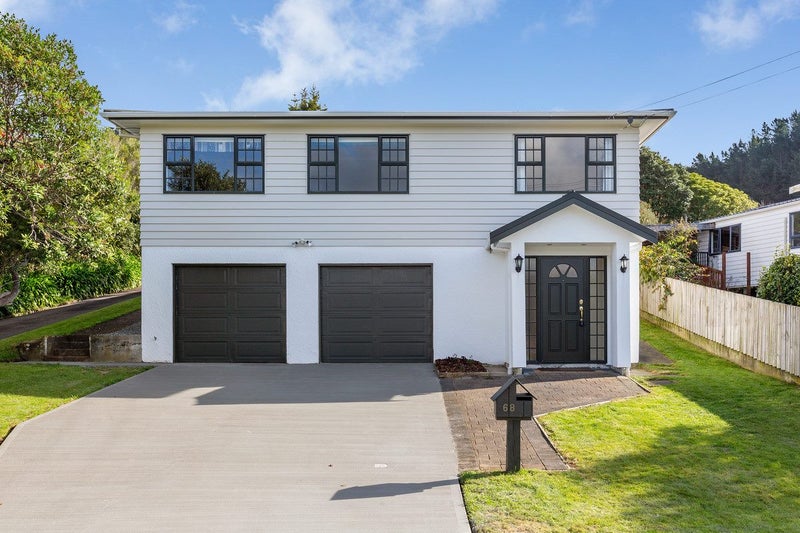 68 Kiwi Crescent, Tawa, Wellington - Carousel 1