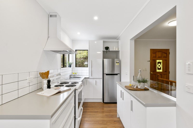 2/10 Balfour Street, Mornington, Wellington - Carousel 2