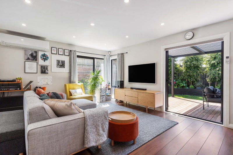 2/70 Rukutai Street, Orakei, Auckland - Carousel 2