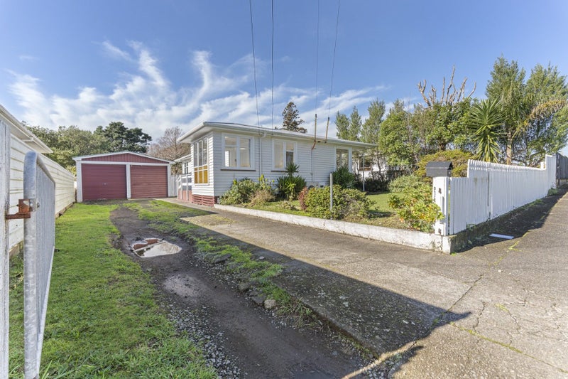 56 Banks Street, Marfell, New Plymouth - Carousel 2