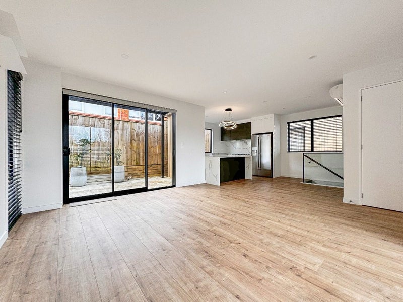 49B Northboro Road, Belmont, Auckland - Carousel 1