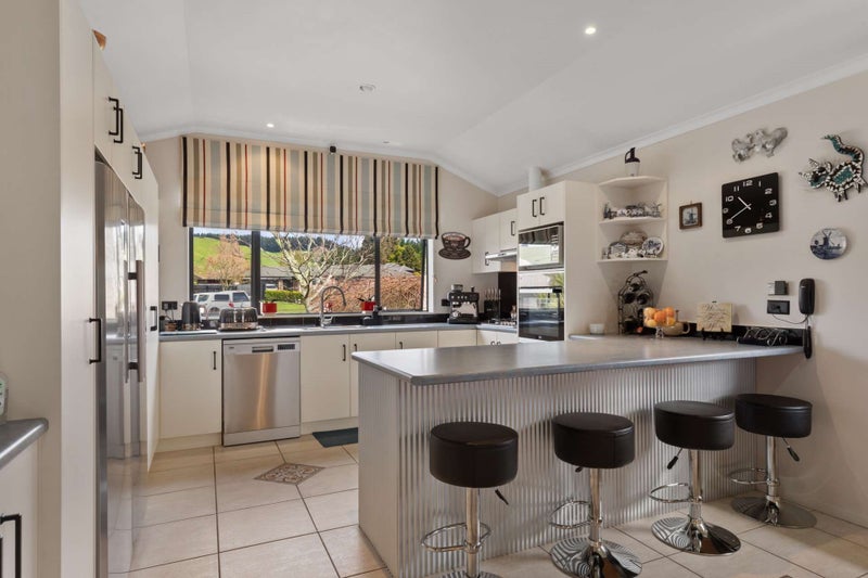 30 Caulfield Place, Pukehangi, Rotorua - Carousel 1