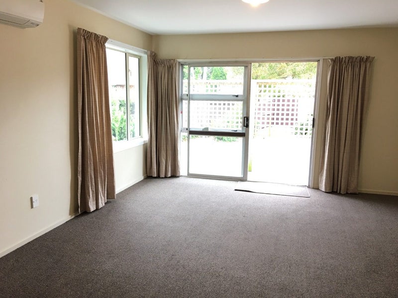 2/8A Elmwood Road, Strowan, Christchurch - Carousel 2