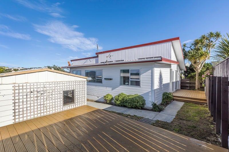 156 Akaroa Drive, Maupuia, Wellington - Carousel 1