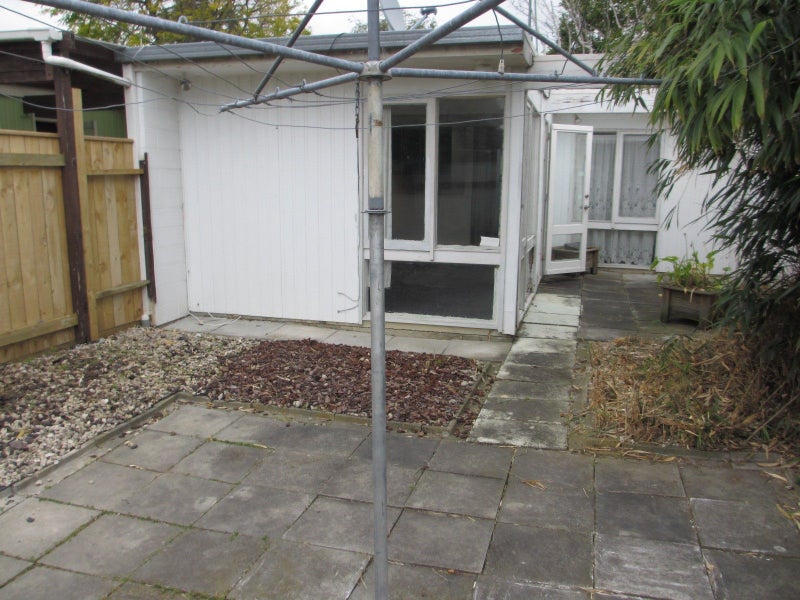 11 Westmere Place, Takaro, Palmerston North - Carousel 7