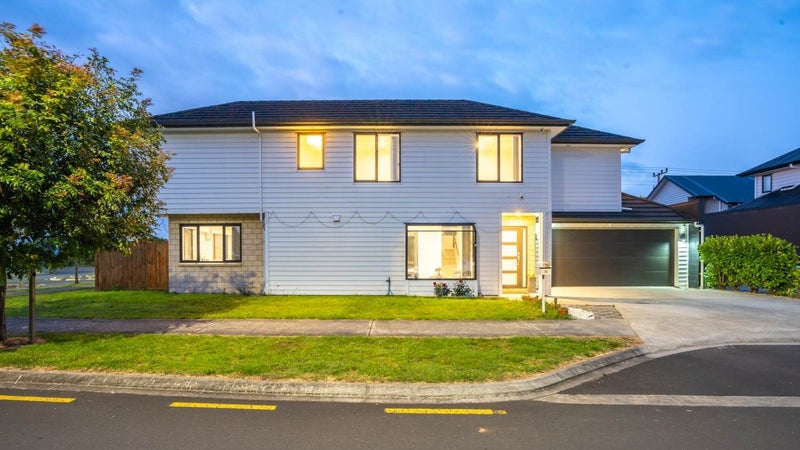 13 Amokura Avenue, Takanini, Auckland - Carousel 1