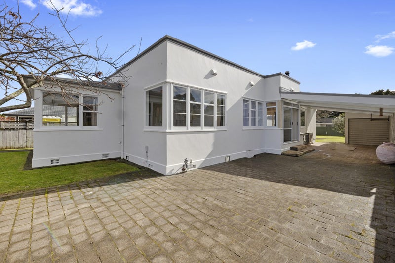 11 Cornwall Street, Brooklands, New Plymouth - Carousel 1