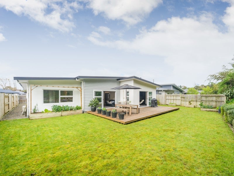 13 Freedom Drive, Kelvin Grove, Palmerston North - Carousel 1