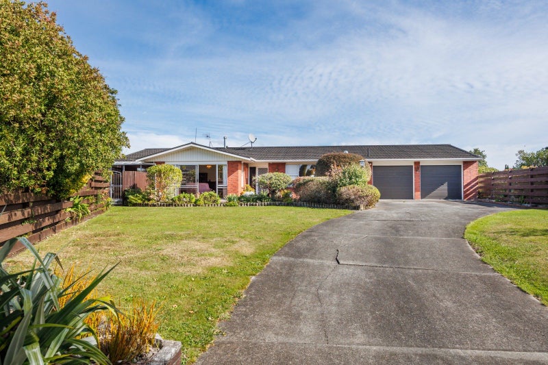 18 Westhaven Grove, Takaro, Palmerston North - Carousel 1