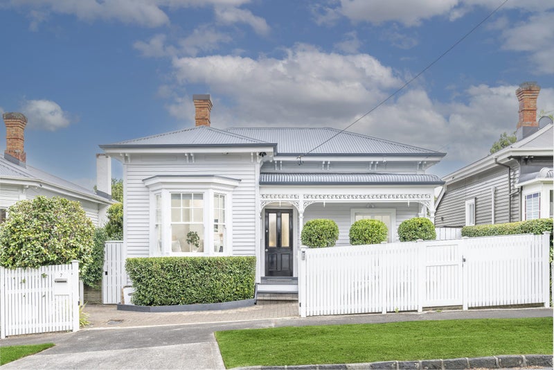 7 Cromwell Street, Mount Eden, Auckland - Carousel 1