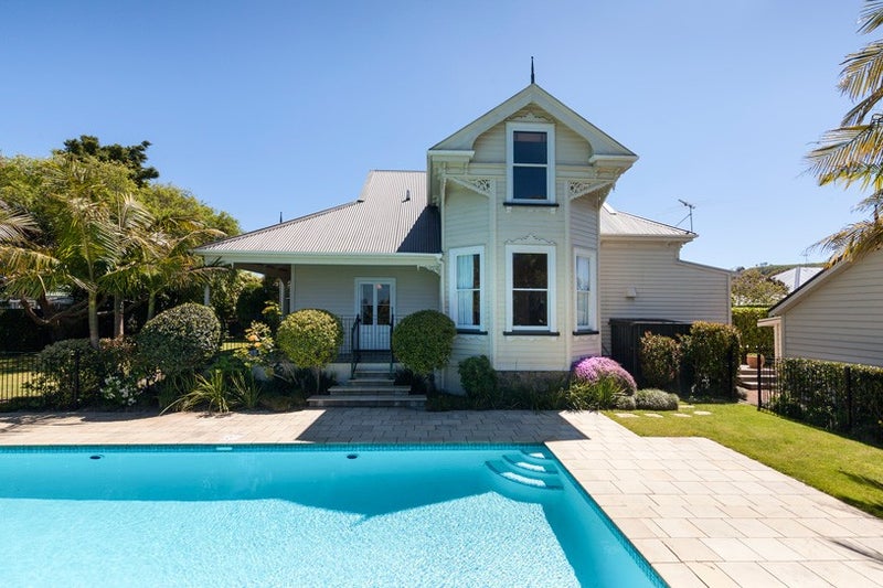 10 Manatu Street, Mount Eden, Auckland - Carousel 2