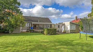 38 Millar Street, Terrace End, Palmerston North - Carousel 1