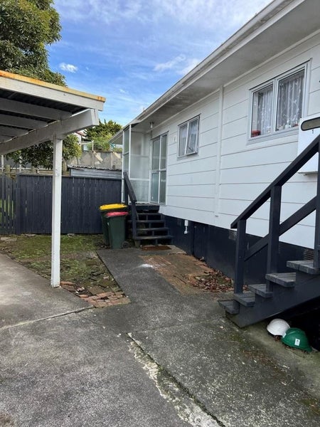 2/50 Moncrieff Avenue, Clendon Park, Auckland - Carousel 1