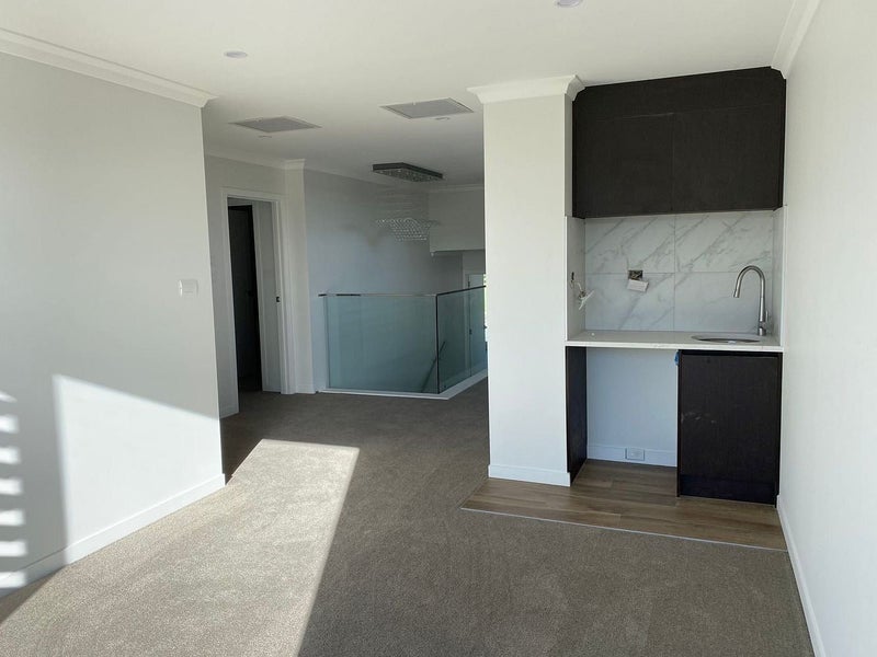 2 Patros Place, Bucklands Beach, Auckland - Carousel 2