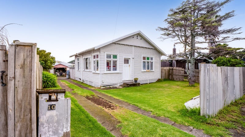 10 Harbour Street, Moturoa, New Plymouth - Carousel 2