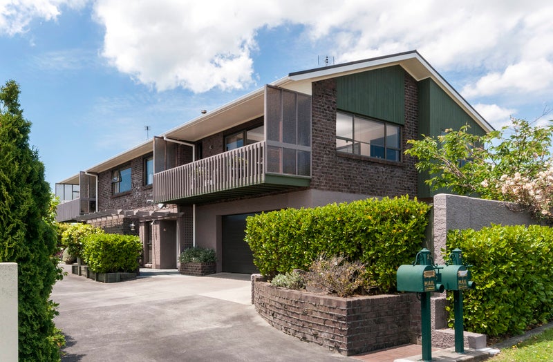 1/70 Highland Park Drive, Highland Park, Auckland - Carousel 1